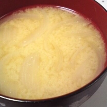玉ねぎ＆ジャガイモで作りました♪ これからはこの隠し味を使わせて頂きます(*^ω^*) ほぼ毎日作る味噌汁が、美味しく作れるようになって嬉しいです！